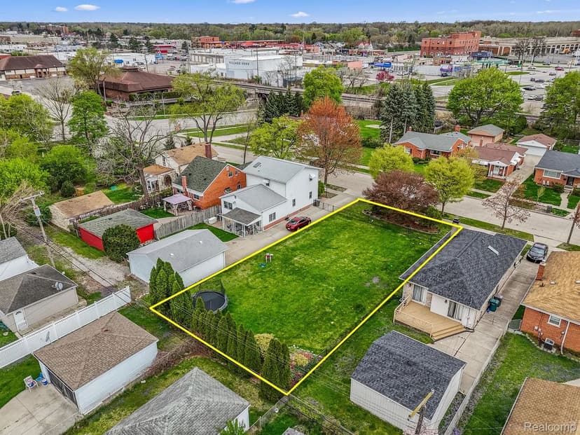 Property from 23323 PARK Street - KW