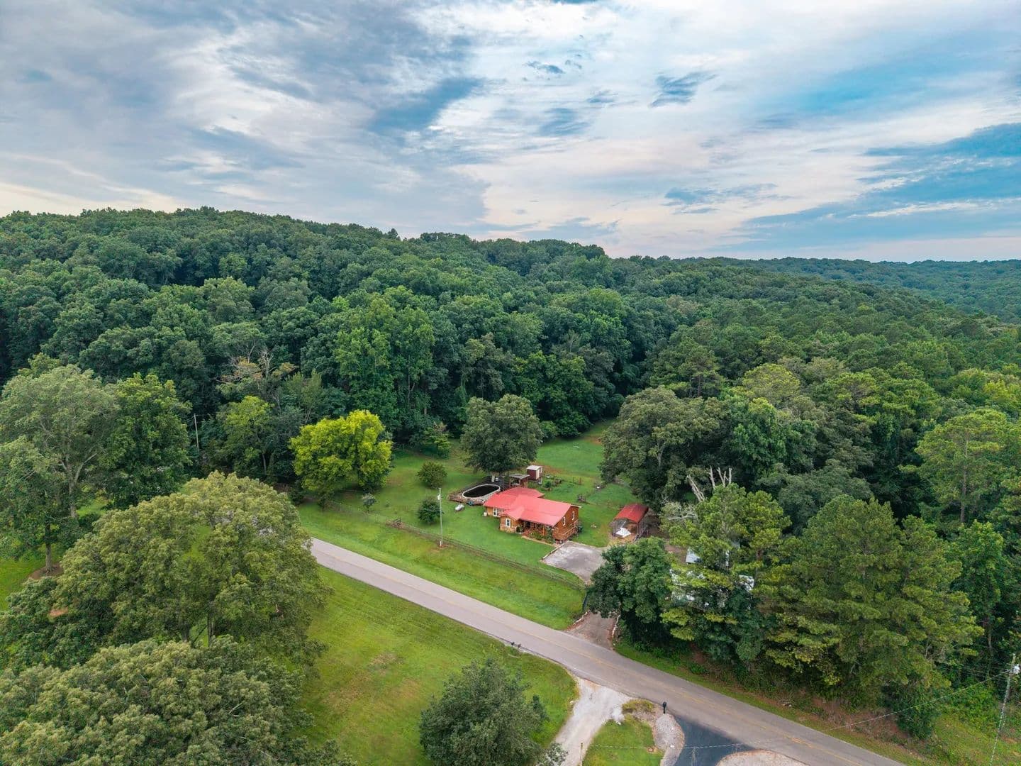 Thompson Rd Equestrian Homestead - Decatur, Alabama, 35603