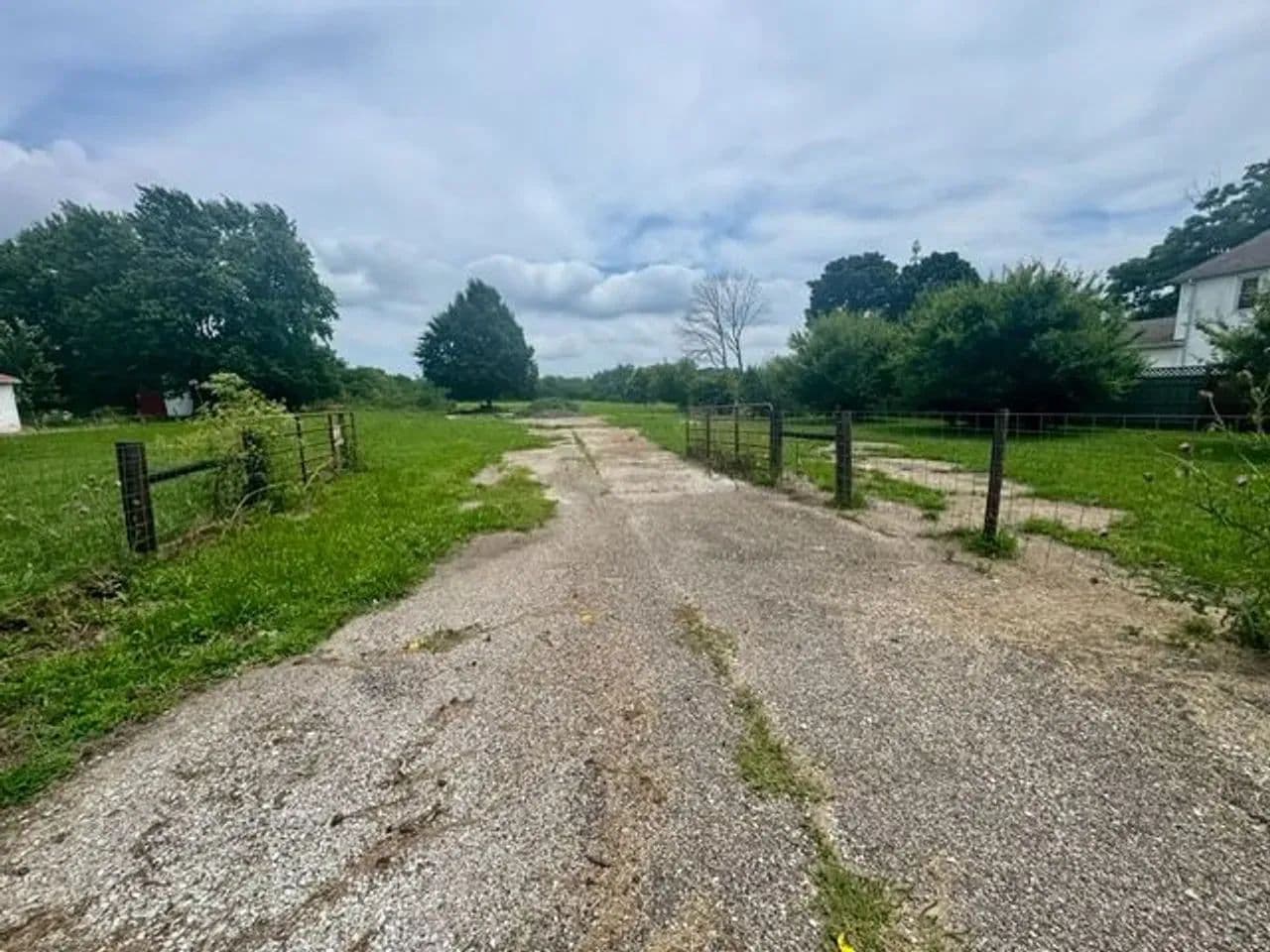 .9+- acre lot edge of Rushville IL - Rushville, Illinois, 62681
