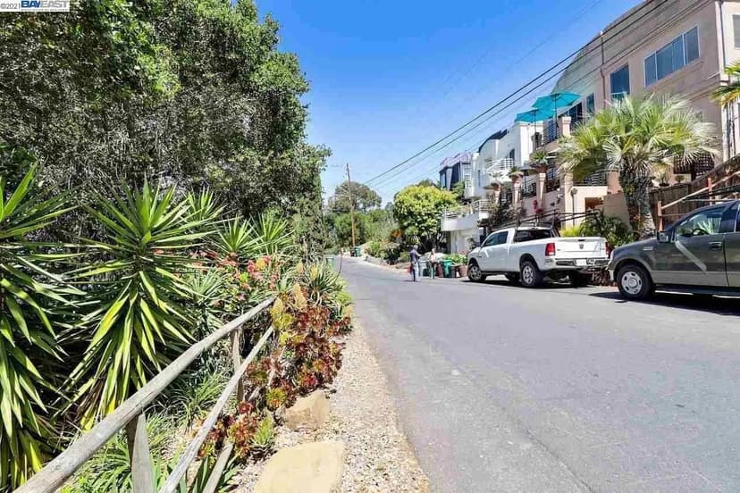 Vacant Land in Oakland