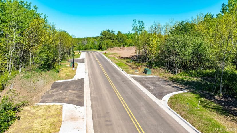 Land -Industrial in Hancock