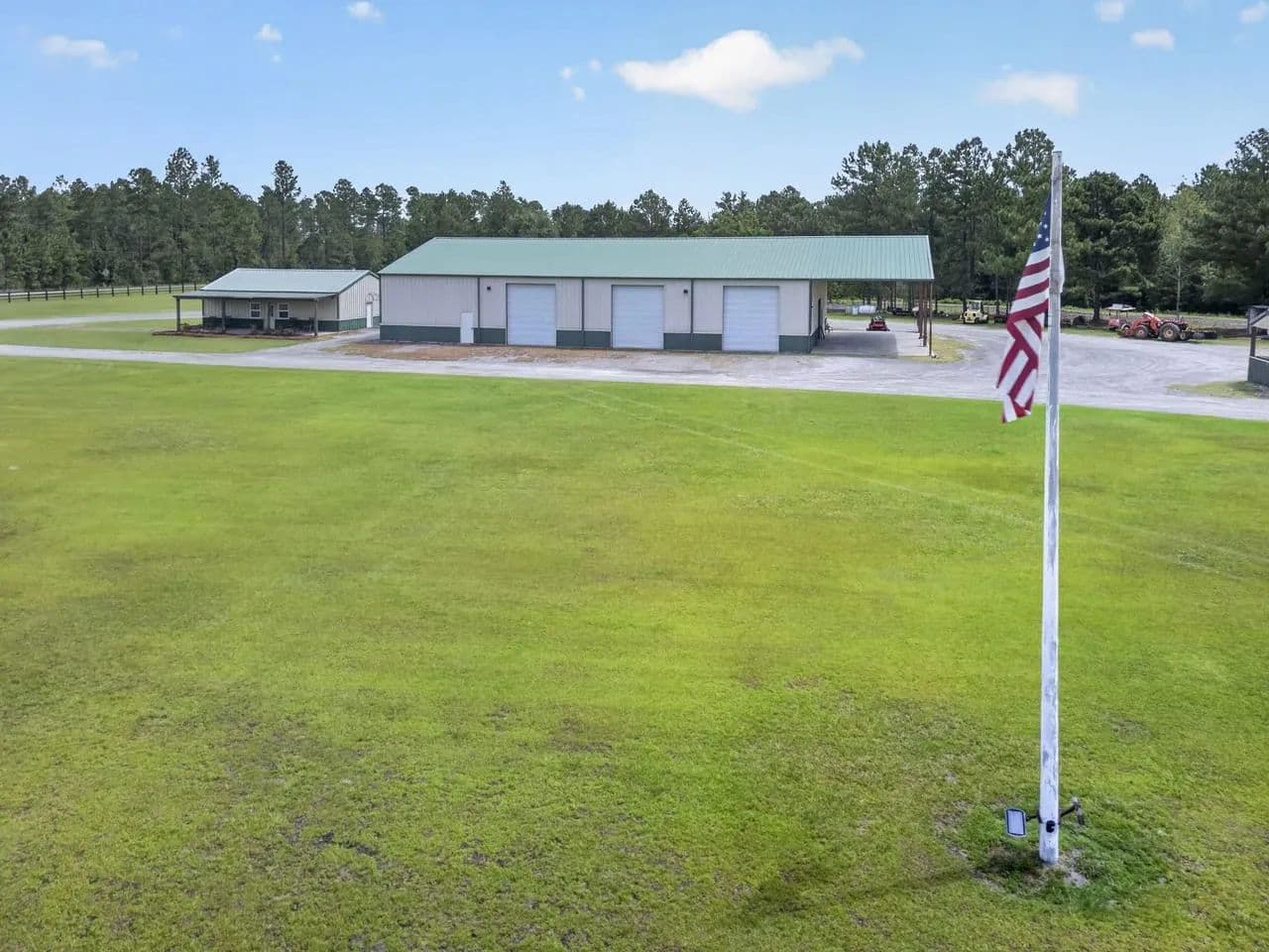 12-Acre Commercial Shop and Office Complex in Bristol, Georgia - Bristol, Georgia, 31518