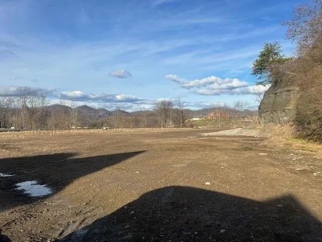 Lots & Land-Other in Pikeville - Pikeville, Kentucky, 41501