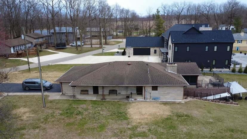 2922 Country Club Dr S