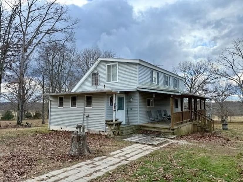 27.78 Acres, Large White Oaks, 2 Ponds, 3 Bed/1 Bath, Barn. Texas County