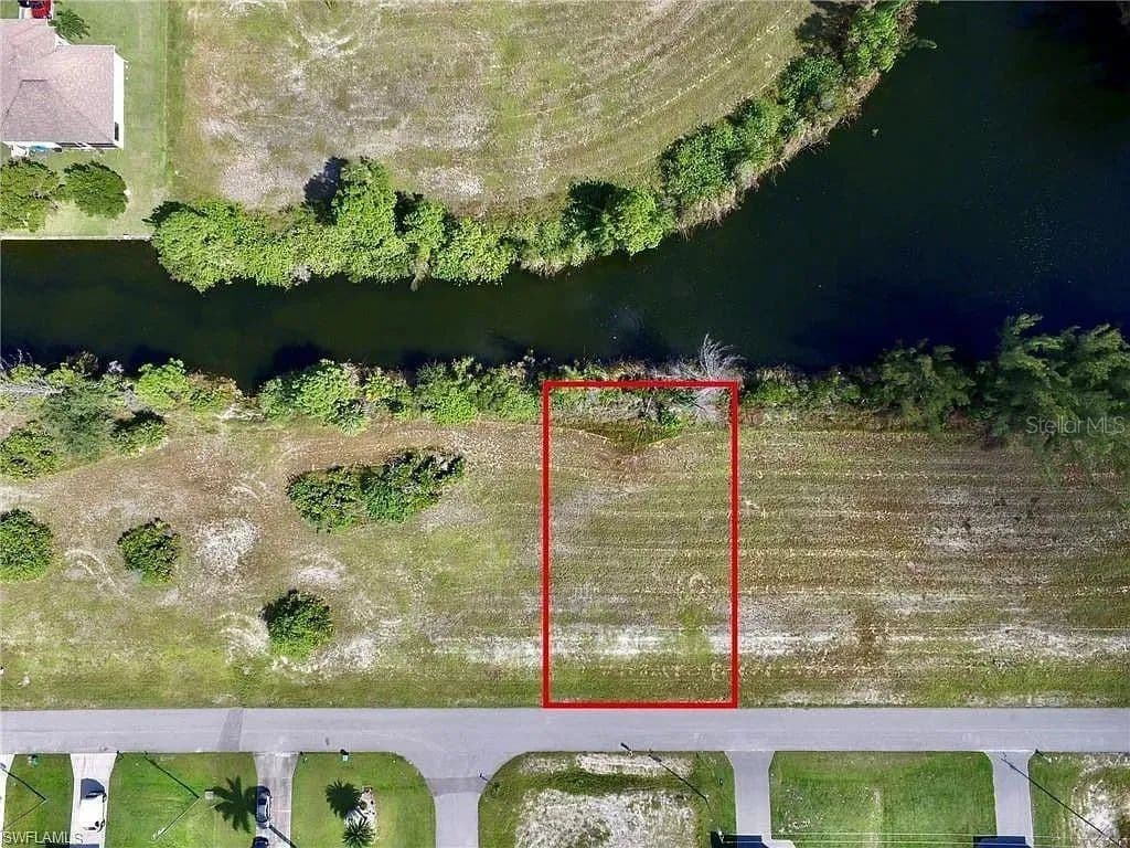 Vacant Land in Cape Coral - Cape Coral, Florida, 33993
