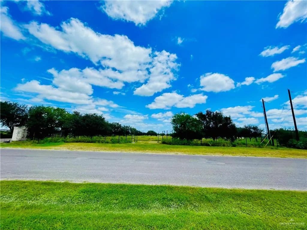 Property from 8916 Mile 20 Road - KW - Edcouch, Texas, 78538