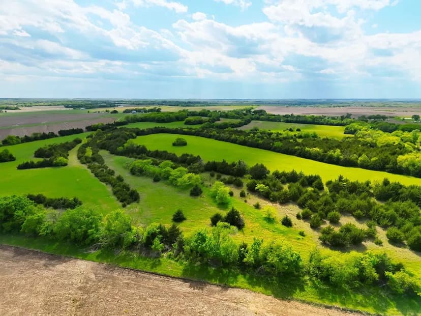 Recreational Property with Amazing Building Sites & Close Proximity to Topeka, KS