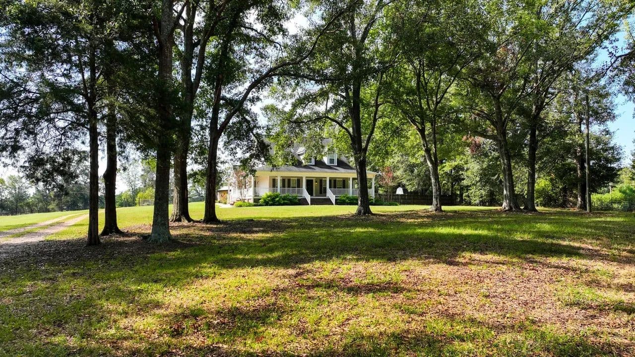 Country Home on 26± Acres - West Point, Mississippi, 39773