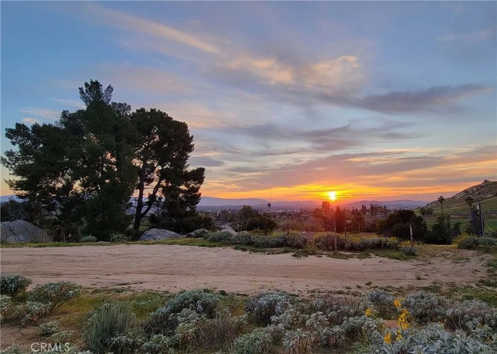 Vacant Land in Riverside - Riverside, California, 92507