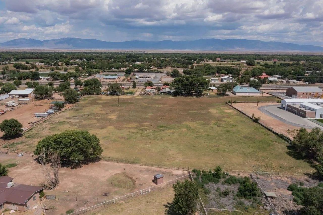 Land -Single Family Acreage in Los Lunas - Los Lunas, New Mexico, 87031