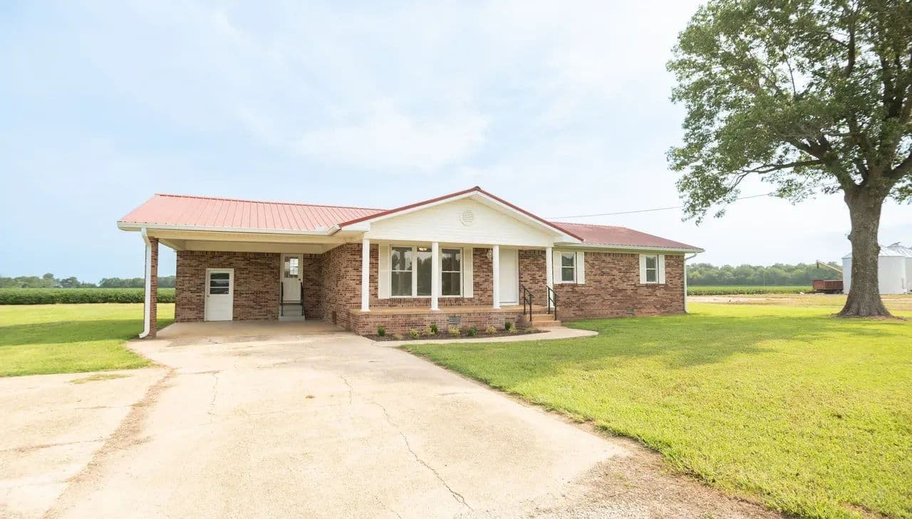 Renovated 3-Bed Home For Sale in Broseley, MO - Broseley, Missouri, 63932