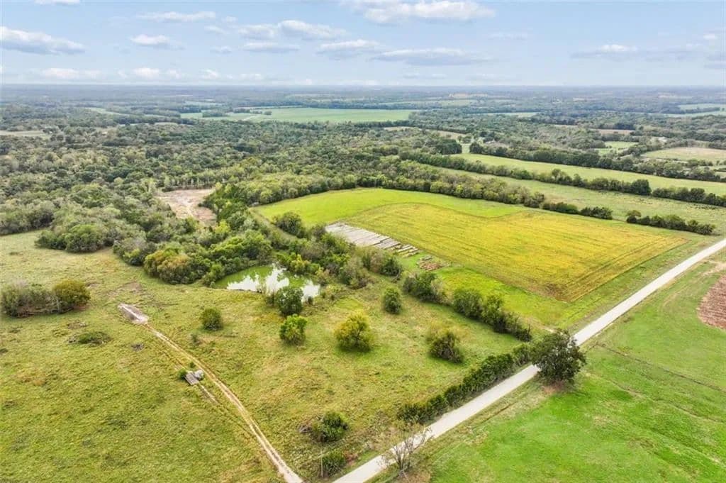 158.54 Acres of Land for Sale in Paola, KS - Paola, Kansas, 66071