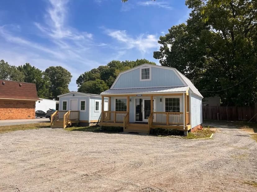 Commercial Buildings on 0.19 Acre Lot For Sale in Newport News, VA!