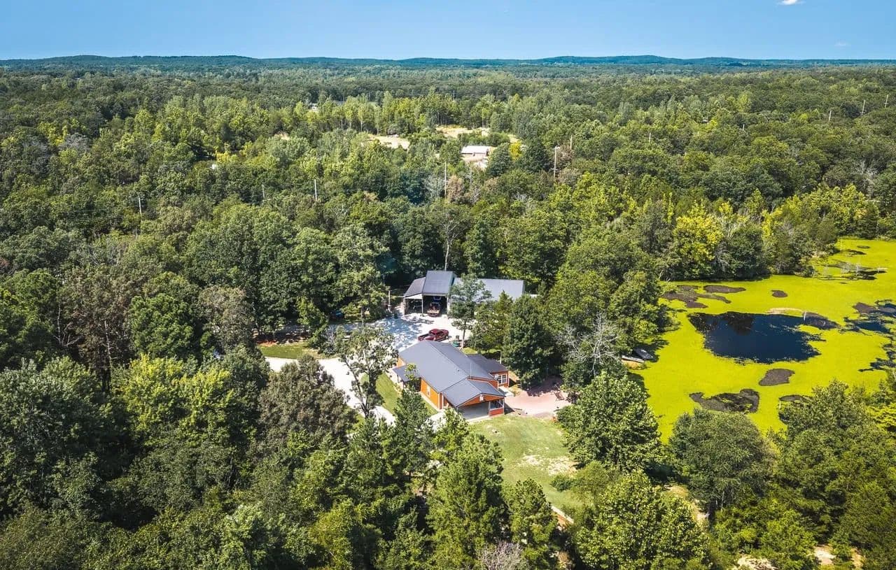 Honey Hole Lake & Home - Cadet, Missouri, 63630