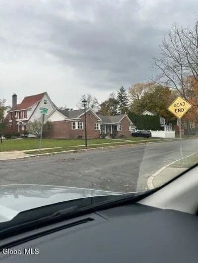 Land -Single Family Acreage in Albany