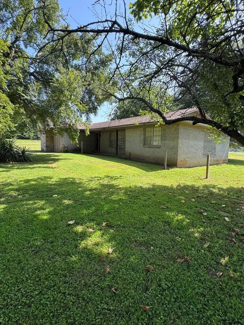 1011 East Nashville Street - Greenwood, Arkansas, 72936
