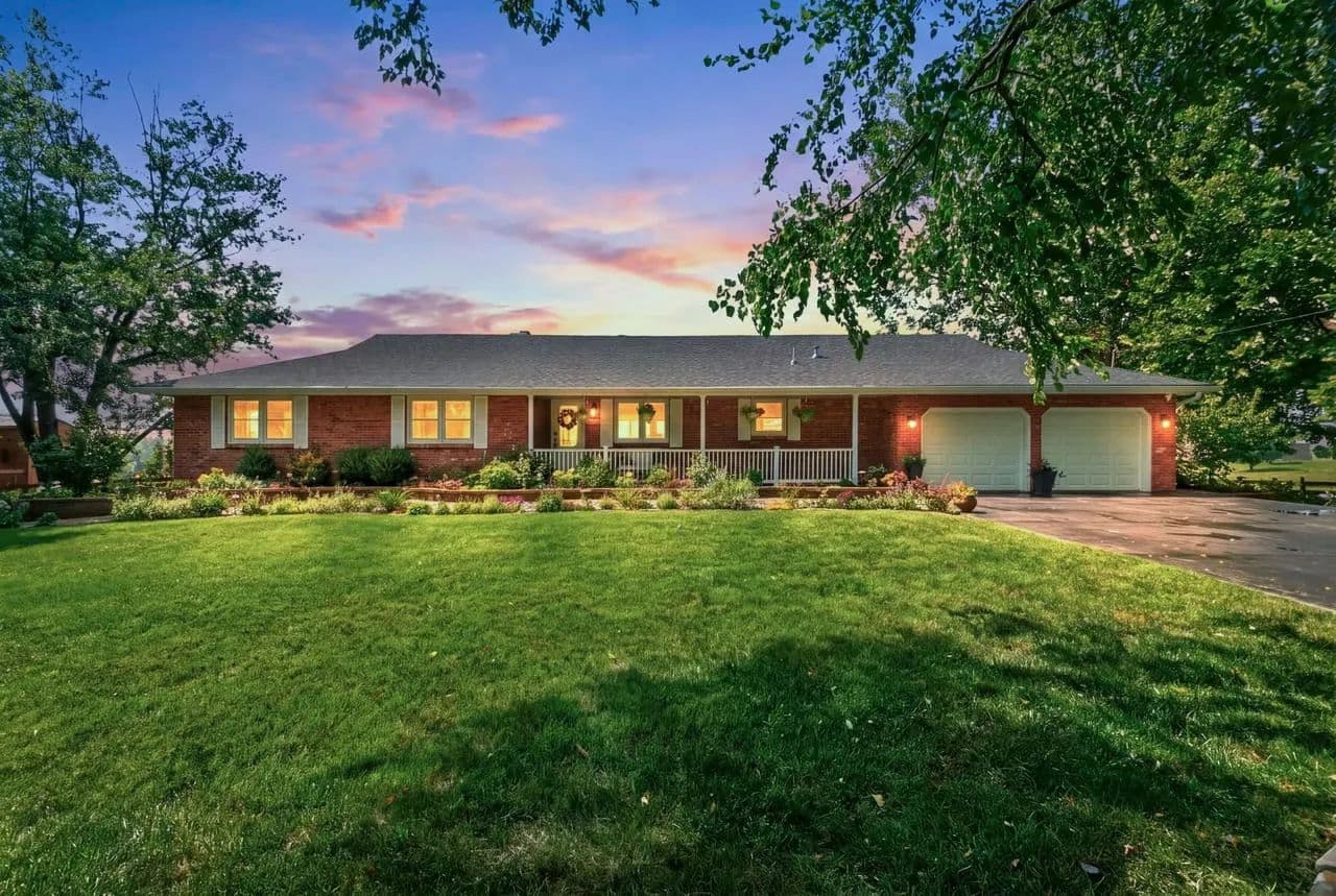 Five-Acre Estate Retreat with Exceptional Amenities - Springfield, Missouri, 65803