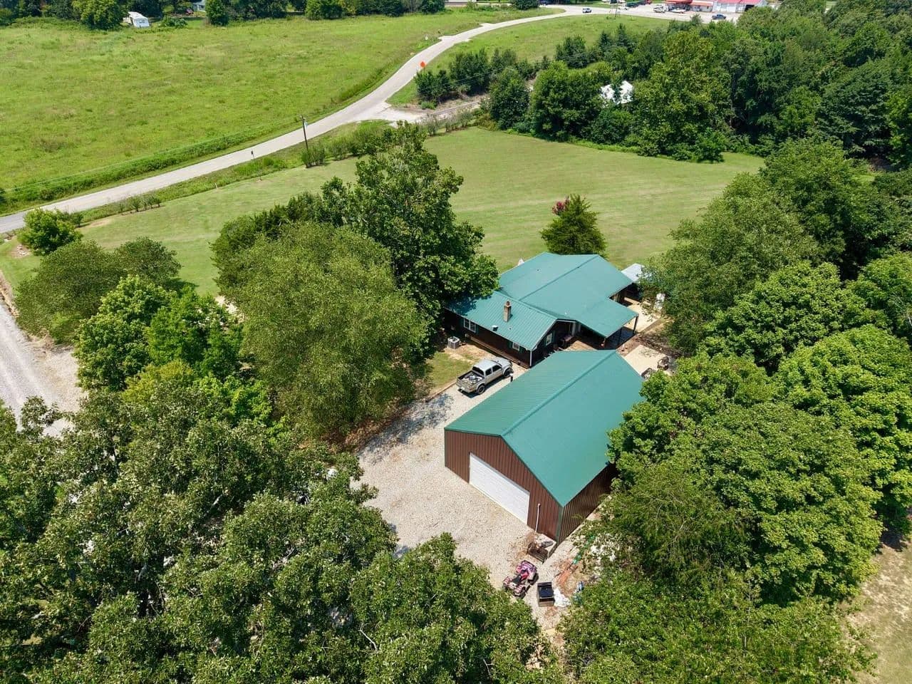 4-Bed Rustic Log-Sided Home For Sale in Ripley Co. - Fairdealing, Missouri, 63939