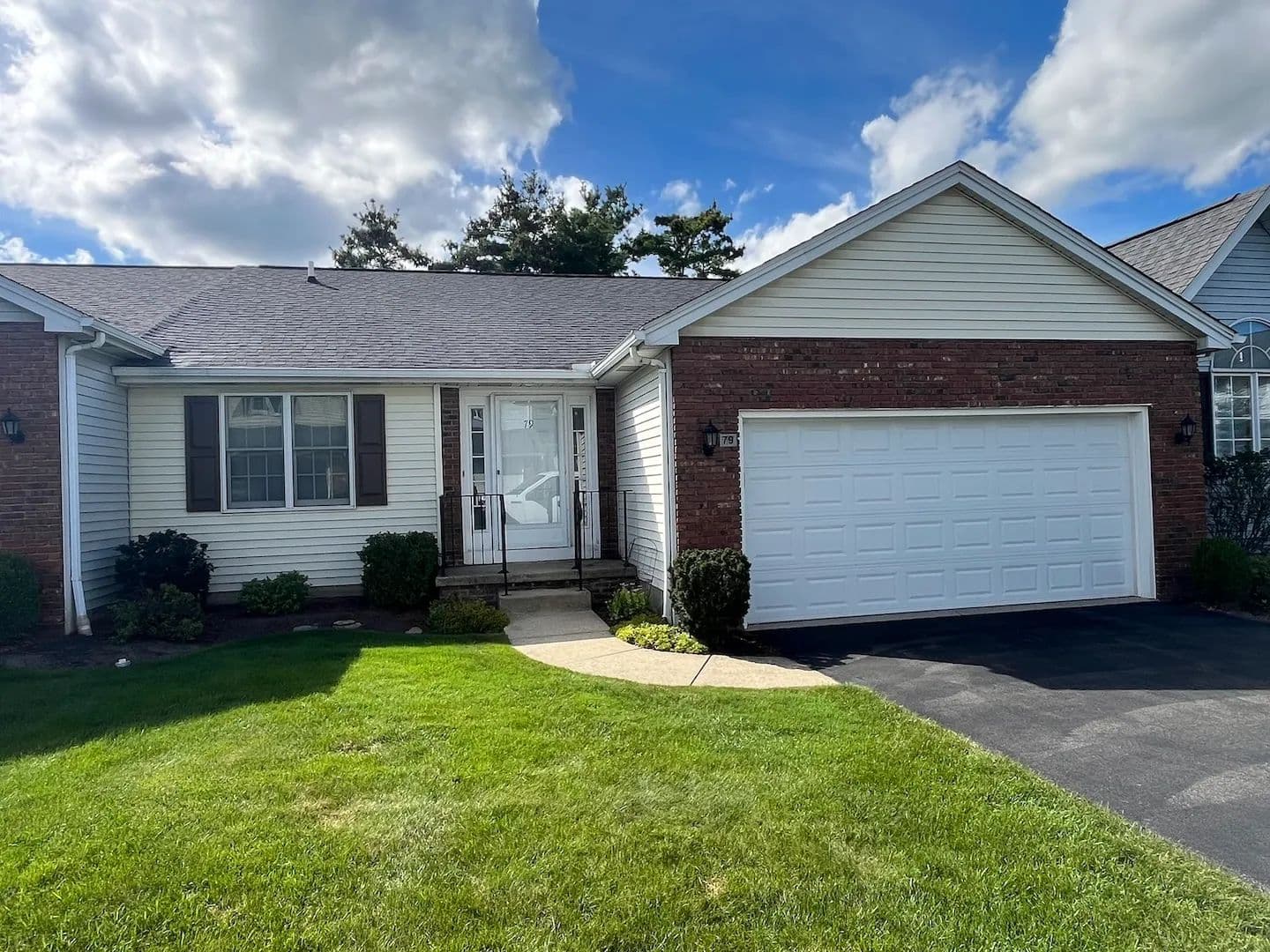 Townhouse in the Hillcrest Heights Community in Buffalo NY 79 Hillcrest Heights - Buffalo, New York, 14224