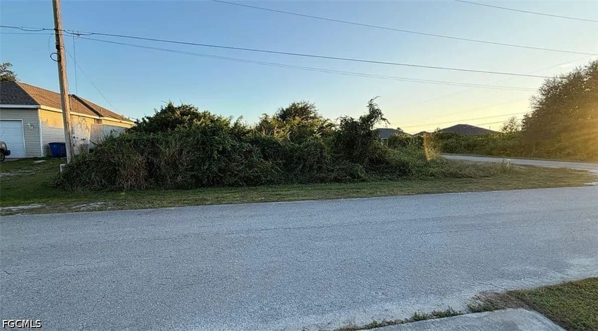 Property from 3219 37th Street SW - KW - Lehigh Acres, Florida, 33976