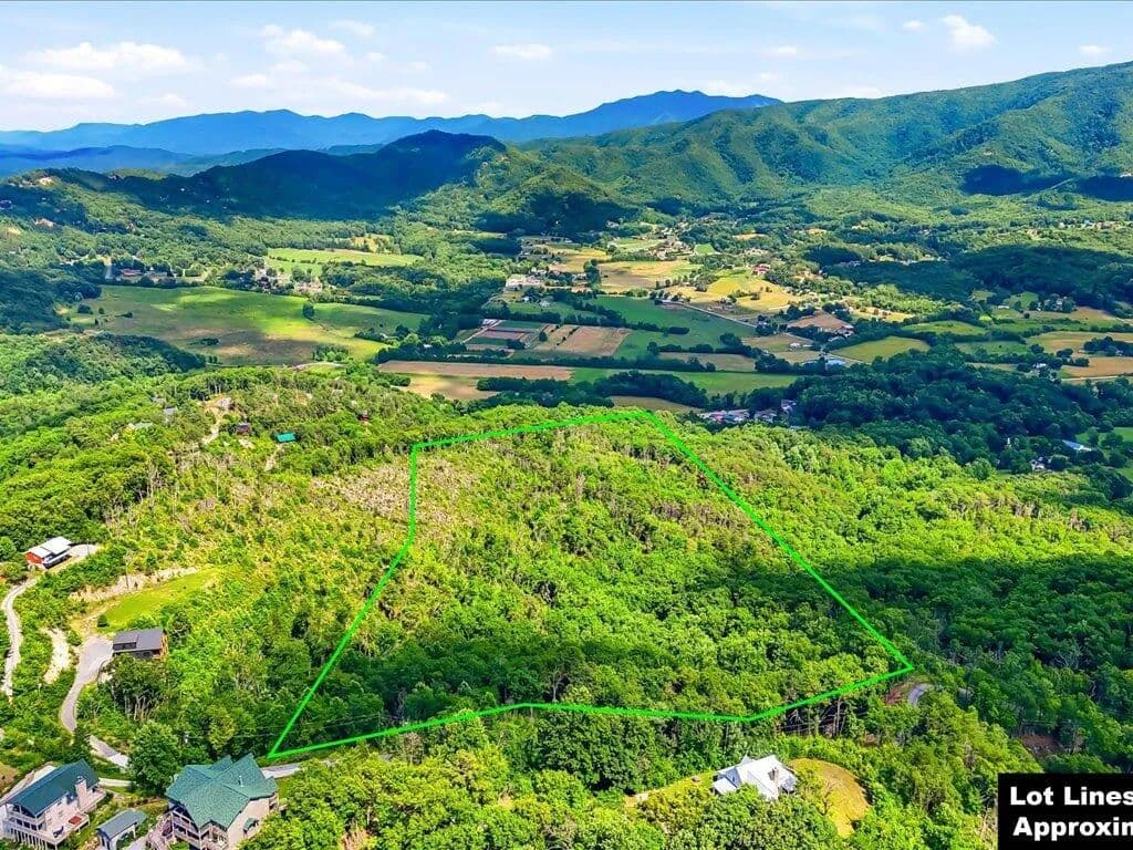 5.38 Acres of Land for Sale in Sevierville, TN - Sevierville, Tennessee, 37862