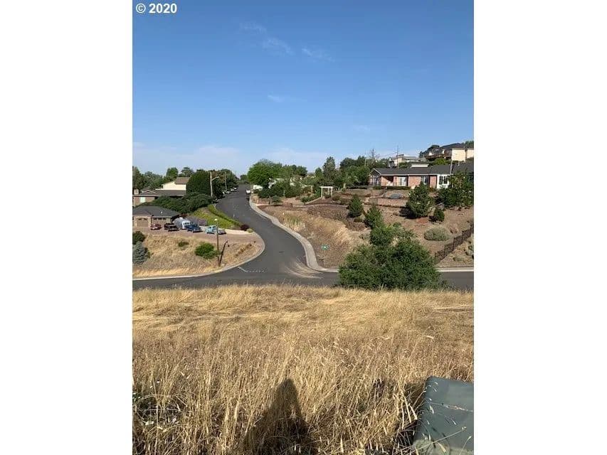 Land -Single Family Acreage in Pendleton - Pendleton, Oregon, 97801