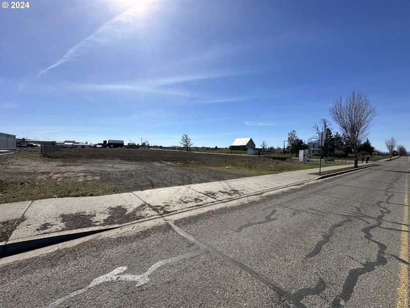 Property from 0 E Simcoe DR - KW