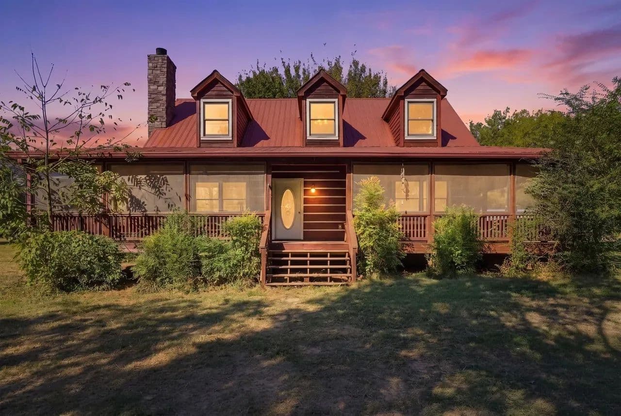 Log Home & Mini-Farm | Arrington, TN - Arrington, Tennessee, 37014