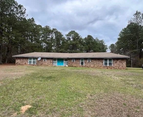 Home on 1 Acre in Crenshaw County, AL 
