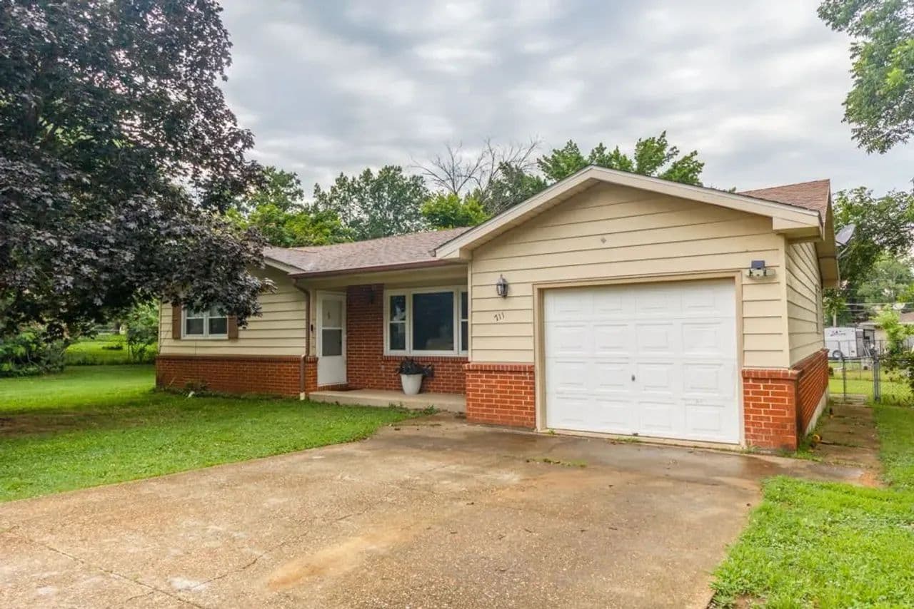 2 Bedroom 1 Bath Home In Richland, Mo - Richland, Missouri, 65556