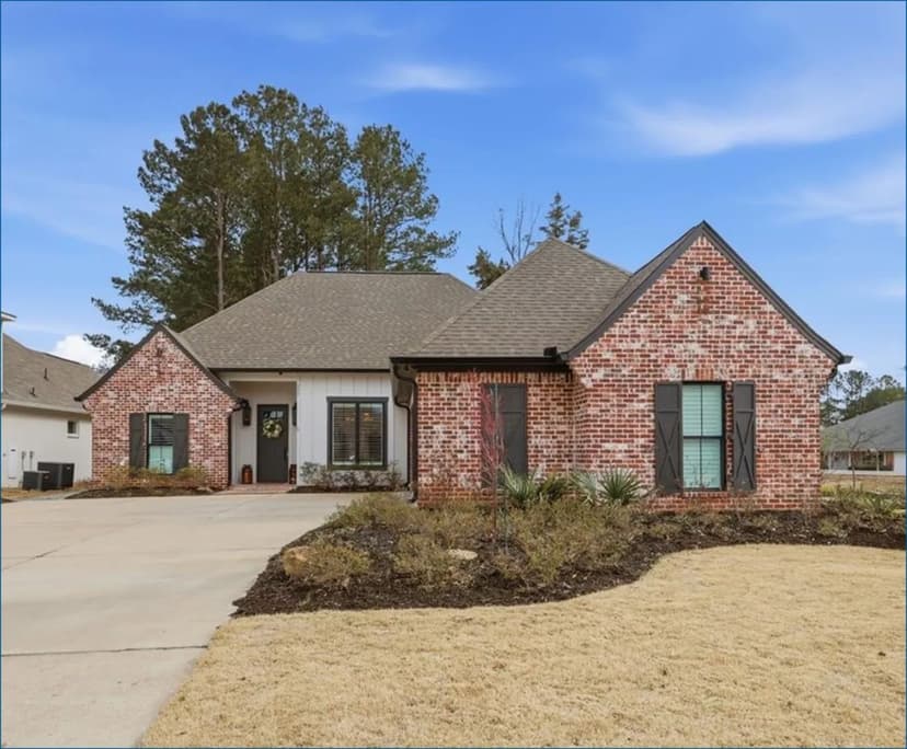 Home in Madison County at 157 Bridge Water Loop in Madison, MS