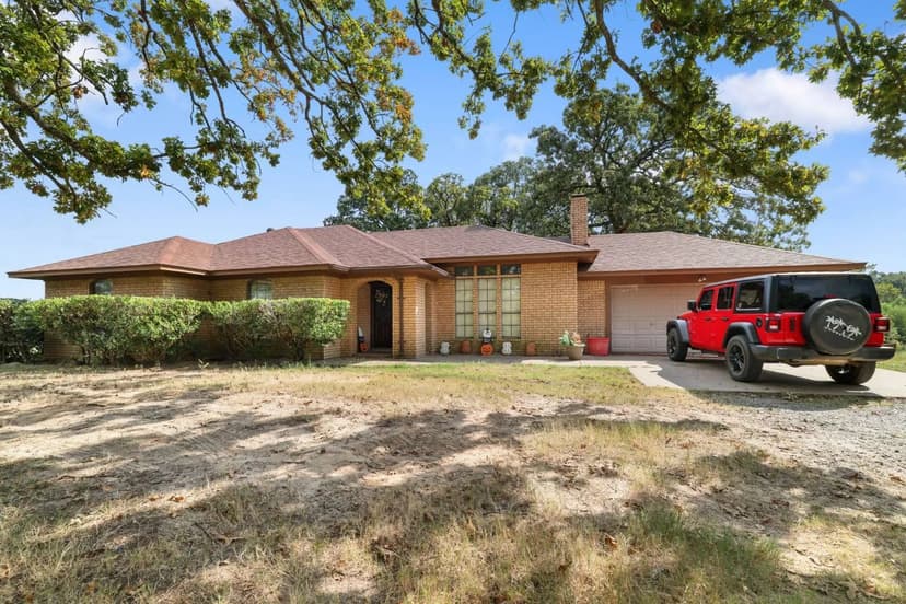 Country Estate on 26.46 Acres