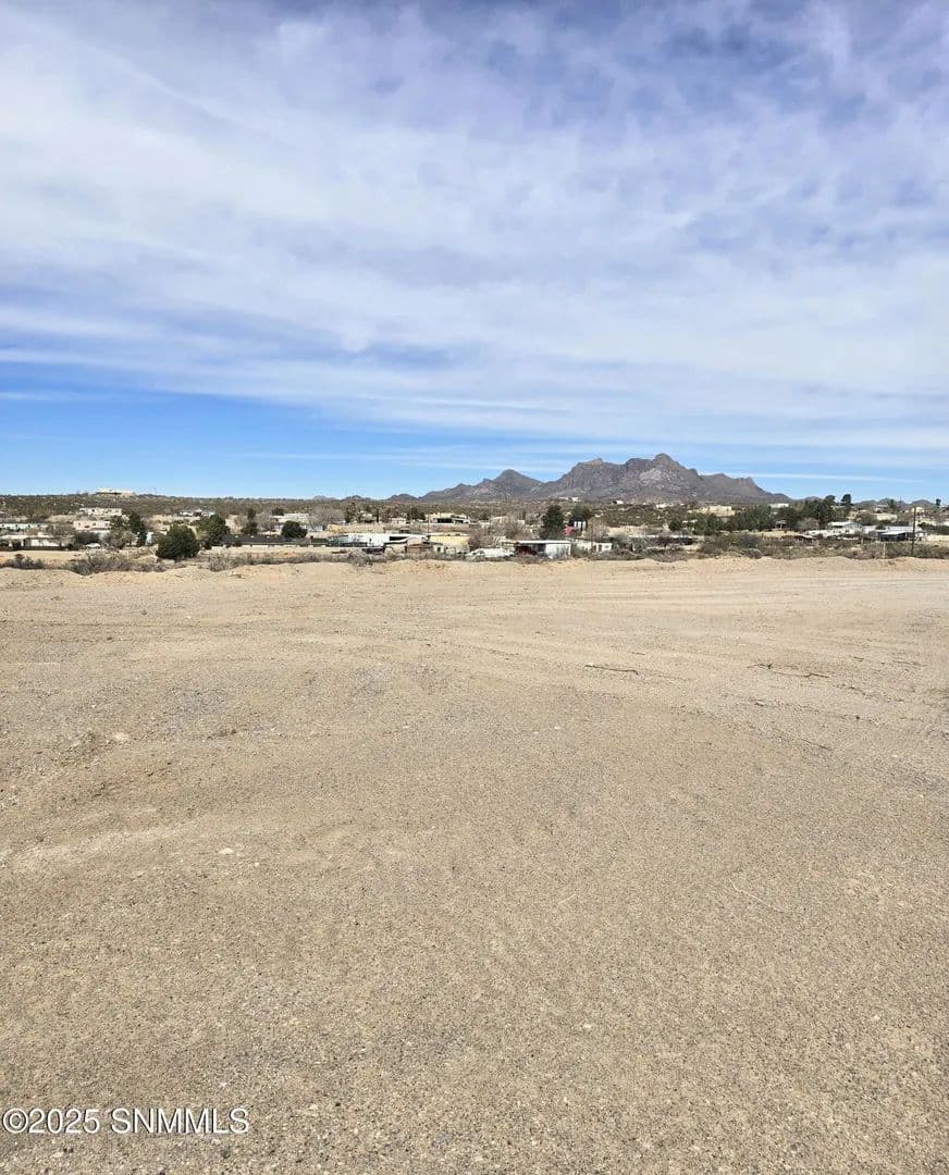 1.13 Acres of Land for Sale in Las Cruces, New Mexico - Las Cruces, New Mexico, 88001