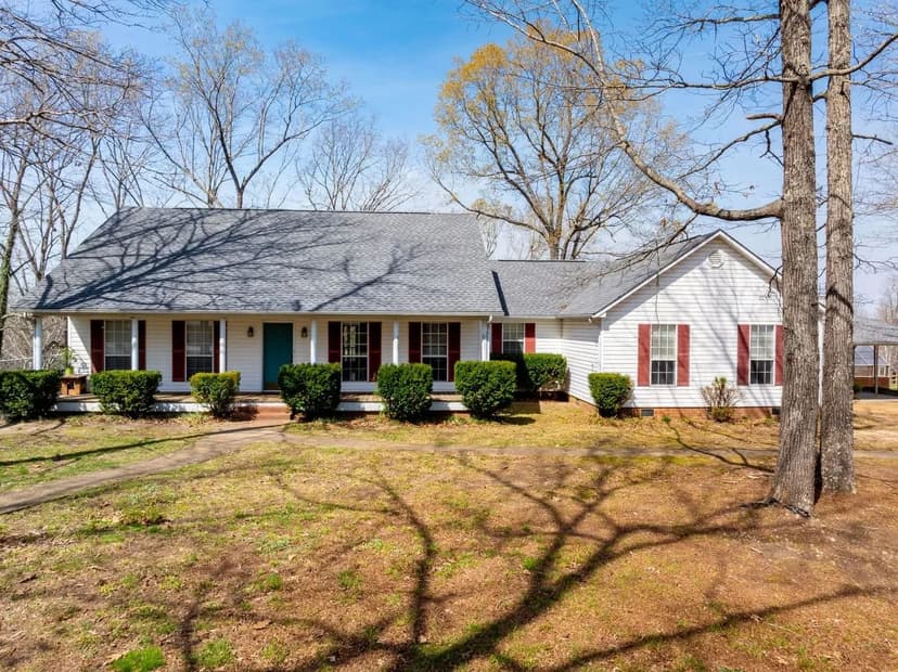 Ozark Homestead Ready: Greenhouse, Fruit Trees & Storm Shelter Near the White River