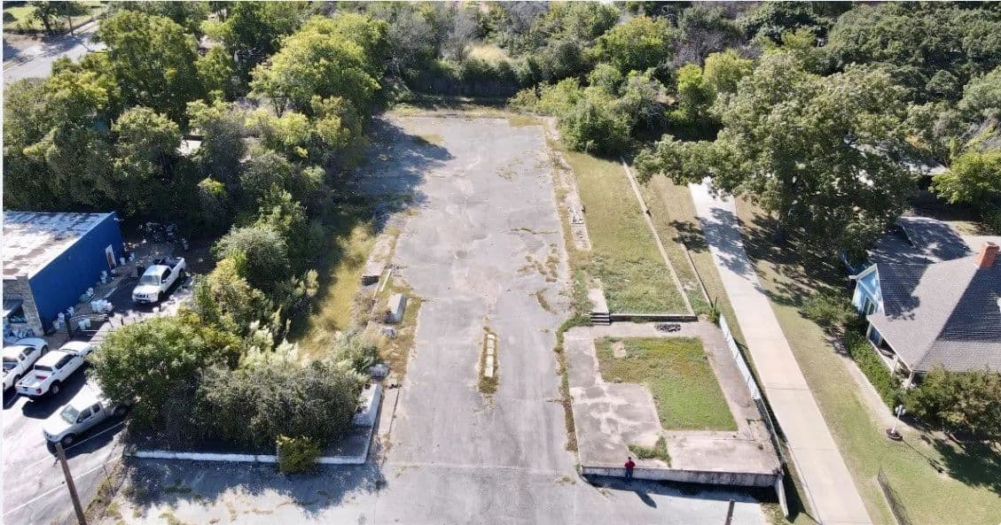 1.09 Acres of Land for Sale in Weatherford, Texas - Weatherford, Texas, 76086