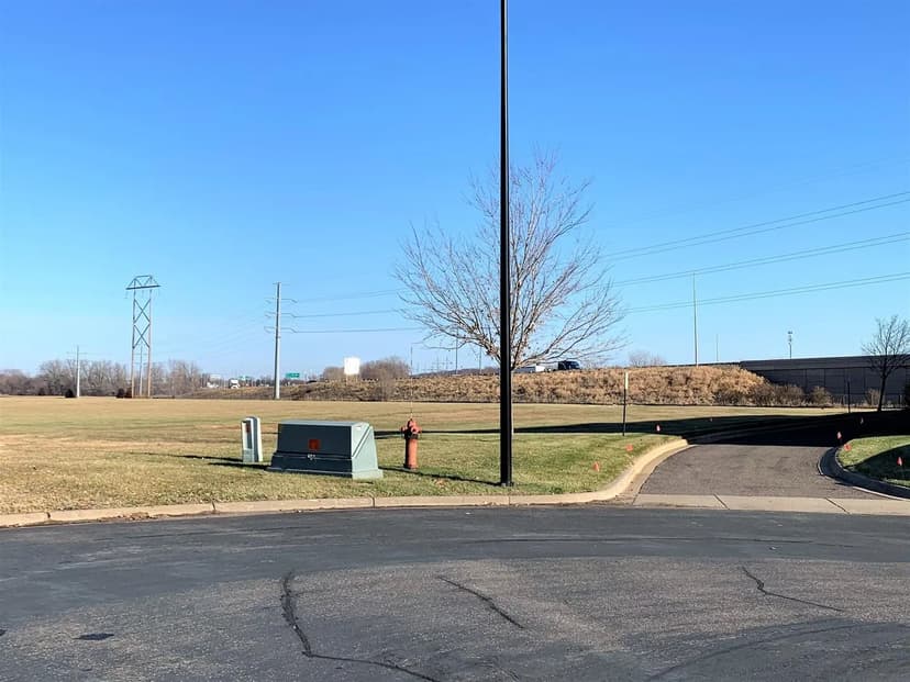 Property from XXX Quaday Ave Ne - KW