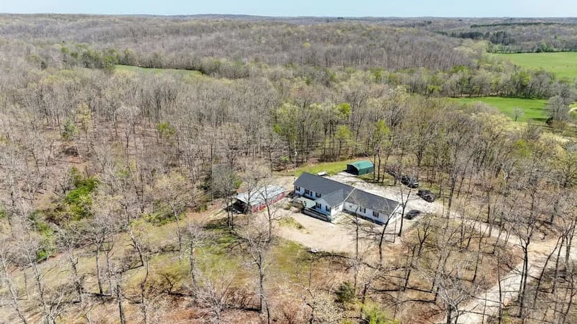 Beautifully Updated Home on 38+/-AC For Sale in Bollinger Co.