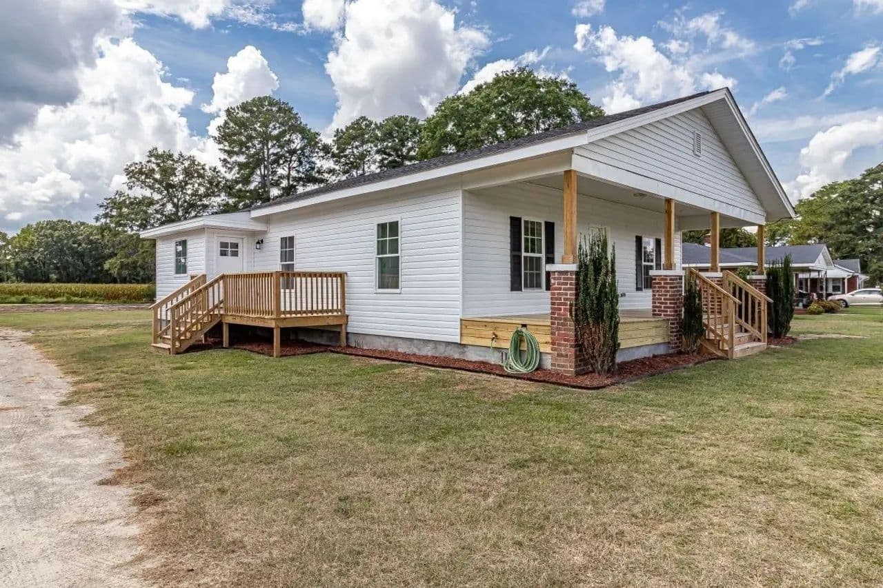 Fully Remodeled Home on .67 Acres in Northern Wayne County, North Carolina! - Eureka, North Carolina, 27830