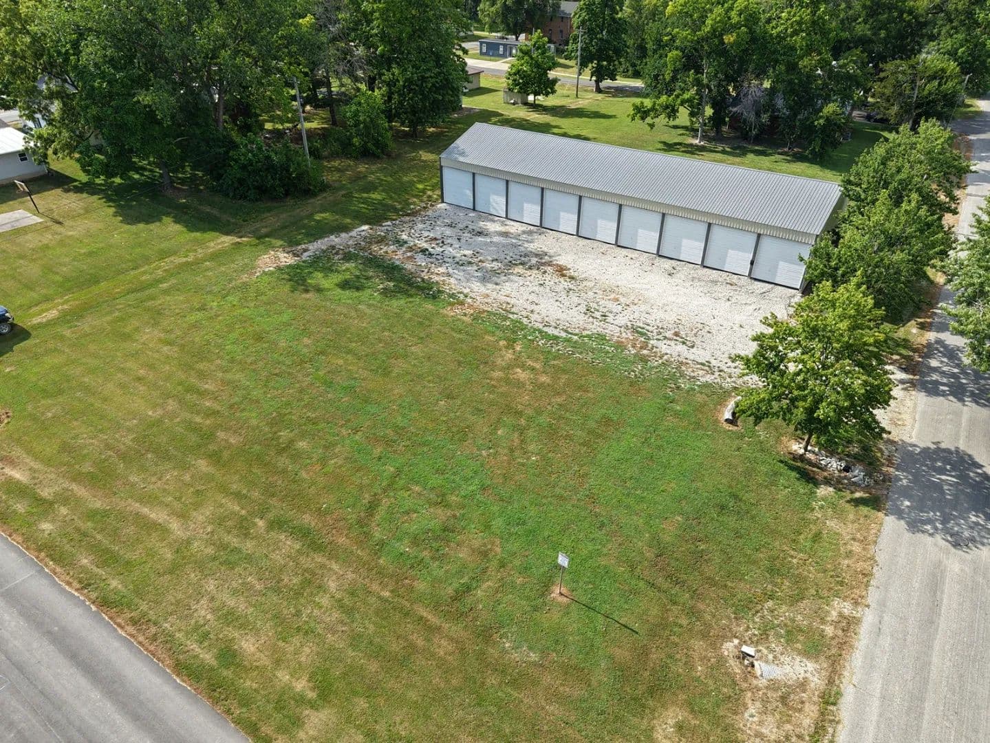 Prime Storage Investment: 9-Bay Facility with Strong Cash Flow – Clark County - Kahoka, Missouri, 63445