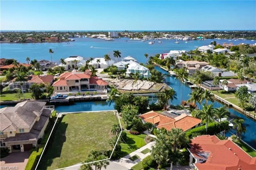 Vacant Land in Naples