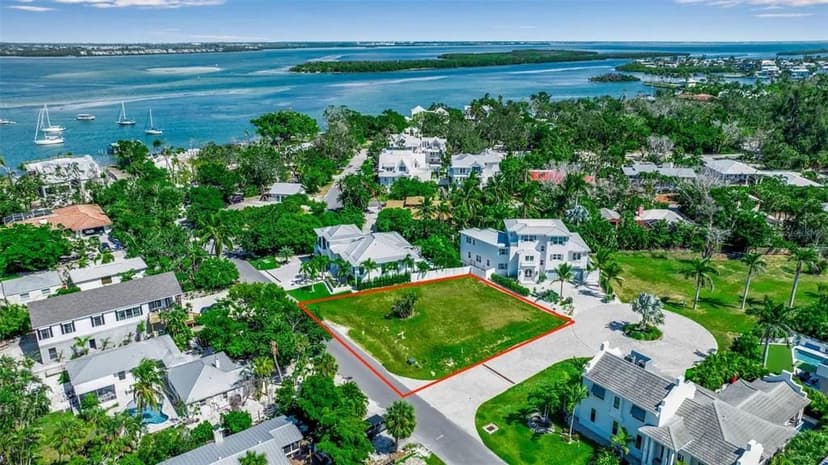 Vacant Land in Longboat Key