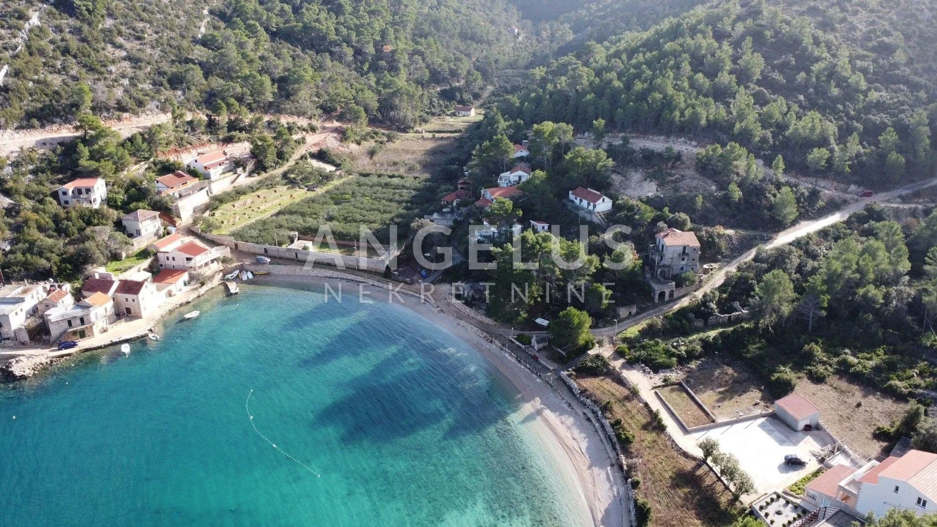 Atraktivno građevinsko zemljište prvi red do mora na otoku Hvaru - land for sale