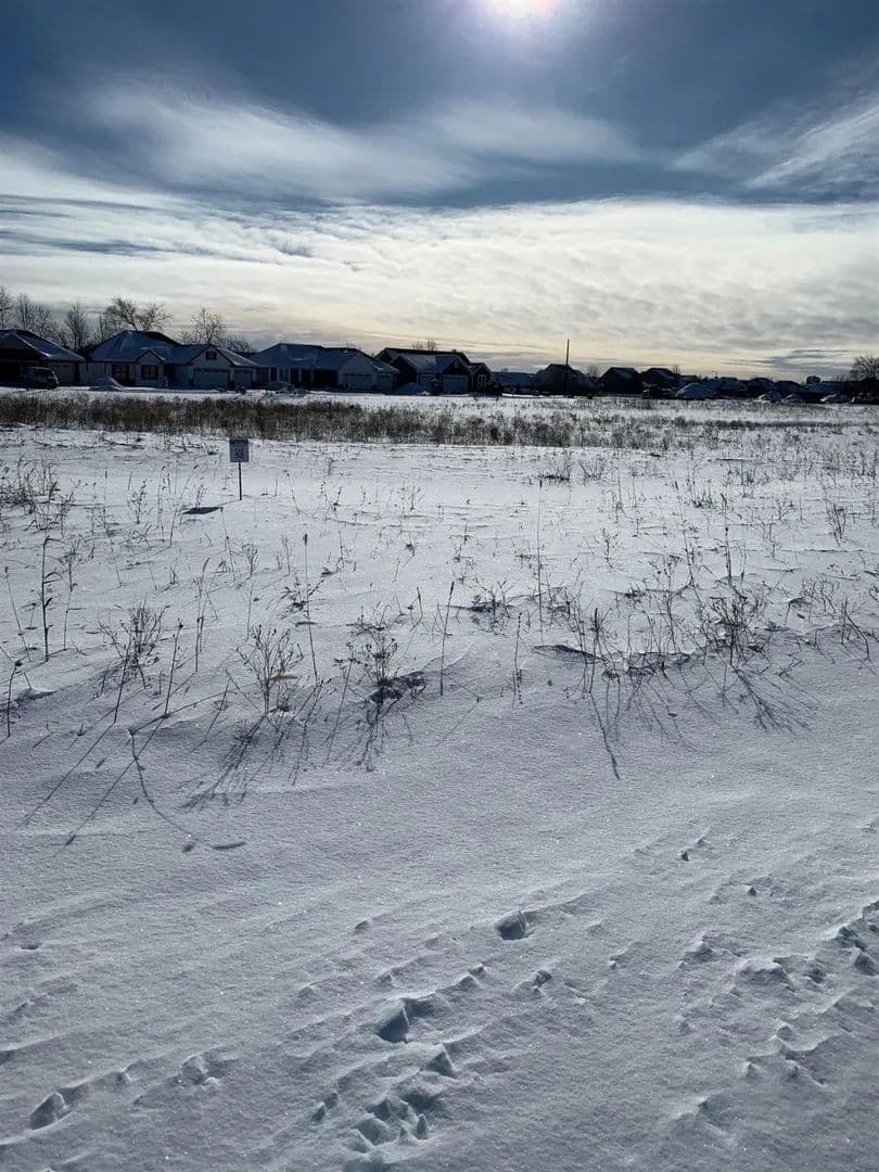 Land -Single Family Acreage in DE PERE