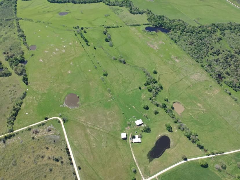 137 +/- Ac....5 tanks, Board Creek, 2/2 Home, Barns, Pens