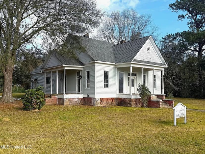  Historic 1904 Home for Sale in Tylertown MS