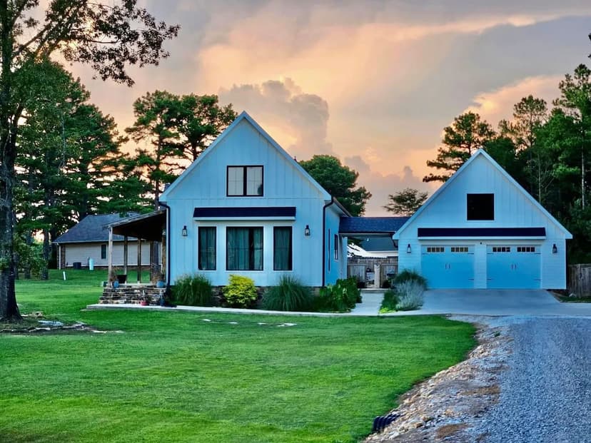 Modern Farmhouse Living in Cave City, AR's Sought-After Double Oaks Subdivision