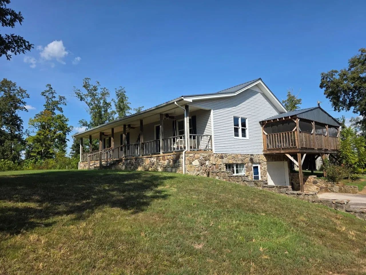 Kelley's Chapel Road Mini Farm - Waynesboro, Tennessee, 38485