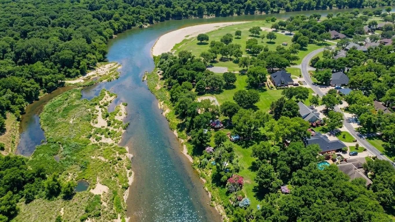 0.86 Acres of Land for Sale in Granbury, TX - Granbury, Texas, 76049