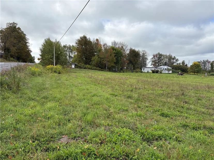 Land -Single Family Acreage in Norwich